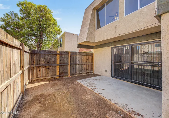 24th image of 6060 W Golden Ln, Glendale, AZ 85302 | MLS# 7062783