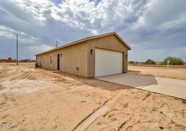 Photo 3 of Single family home for sale at 3505 N Algodon Dr, Eloy, AZ 85131 | MLS# 7062349 | Listing updated on 2026-09-09