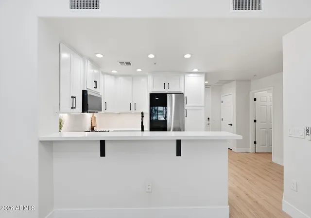 3rd image of 5450 E Deer Valley Dr #1200, Phoenix, AZ 85054 | MLS# 7062559