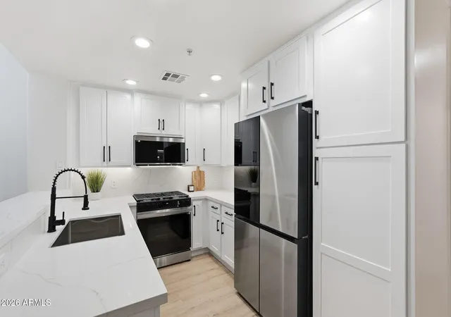 4th image of 5450 E Deer Valley Dr #1200, Phoenix, AZ 85054 | MLS# 7062559