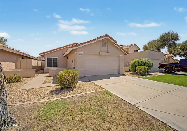 Photo 3 of Single family home for sale at 8021 W Paradise Dr, Peoria, AZ 85345 | MLS# 7064270 | Listing updated on 2026-08-19