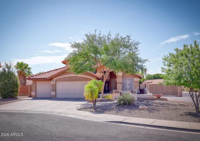Photo 2 of Single family home for sale at 7708 W Crocus Dr, Peoria, AZ 85381 | MLS# 7062613 | Listing updated on 2026-09-04