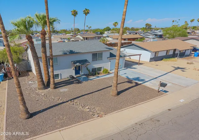 3rd image of 3724 W Charter Oak Rd, Phoenix, AZ 85029 | MLS# 7064478