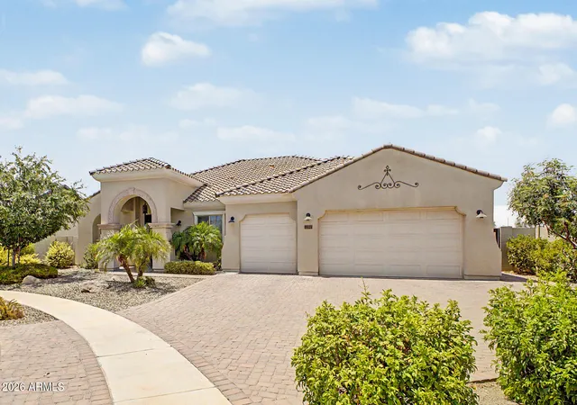 2nd image of 8428 S 16th Dr, Phoenix, AZ 85041 | MLS# 7064044