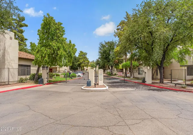 2nd image of 750 E Northern Ave, Phoenix, AZ 85020