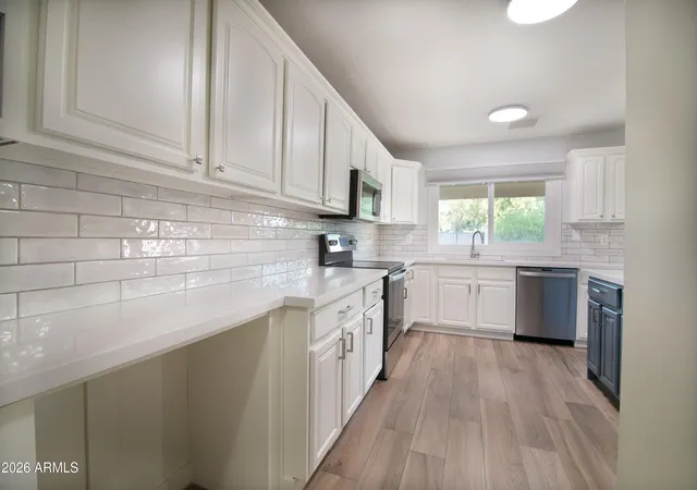 Photo 4 of Sale Pending at 2141 E Oxford Dr, Tempe, AZ 85283 | MLS# 7063709 | Listing updated on 2026-09-25