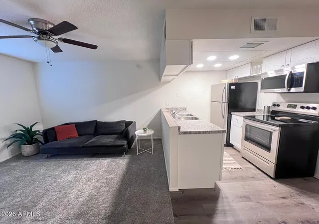 3rd image of 461 W Holmes Ave #350, Mesa, AZ 85210 | MLS# 7063757