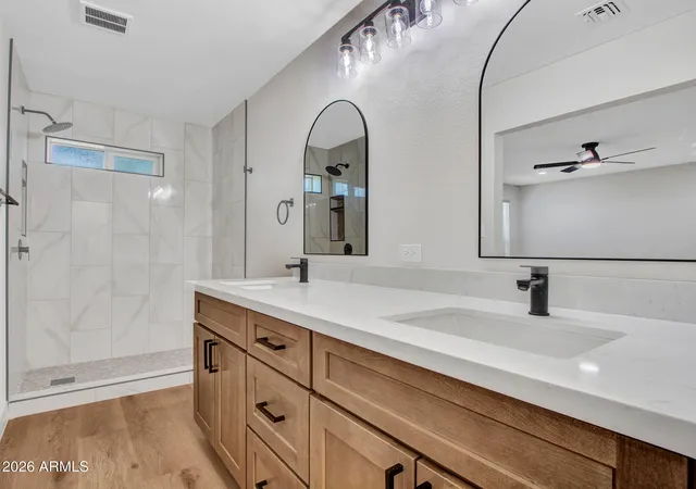 Photo 3 of Single family home for sale at 4915 W Shangri La Rd, Glendale, AZ 85304 | MLS# 7062716 | Listing updated on 2026-09-17