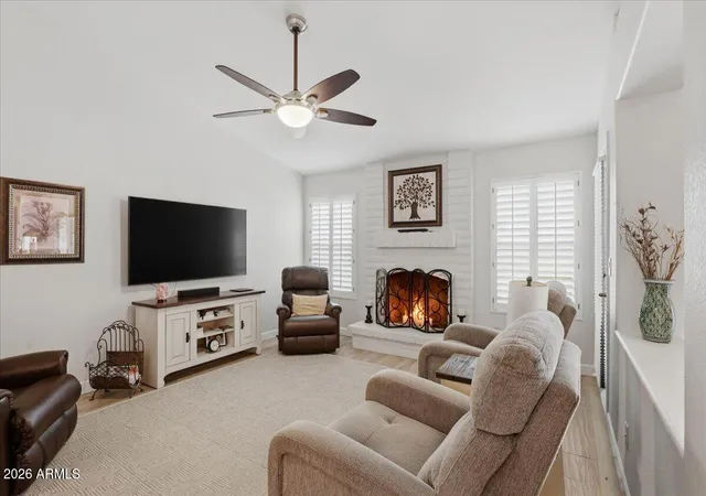 Photo 4 of Single family home for sale at 8811 W Kimberly Way, Peoria, AZ 85382 | MLS# 7062911 | Listing updated on 2026-09-17
