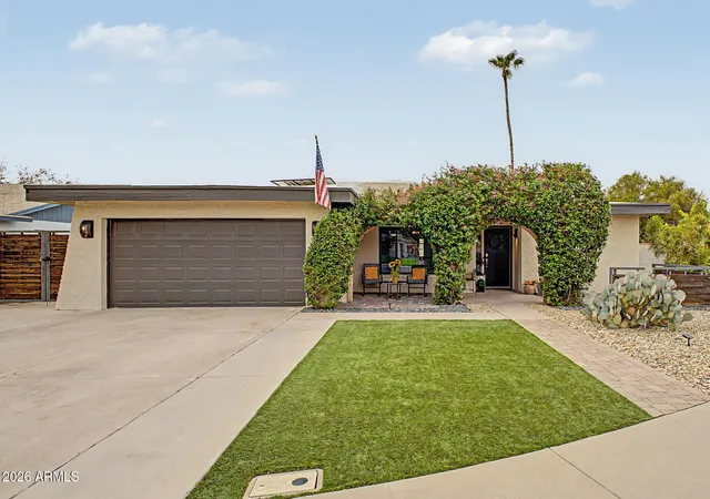 2nd image of 2064 S Noche De Paz St, Mesa, AZ 85202 | MLS# 7062841