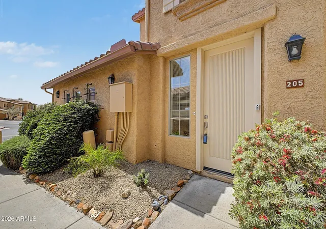 Photo 3 of Townhouse for sale at 10655 N 9th Street #205, Phoenix, AZ 85020 | MLS# 7062940 | Listing updated on 2026-09-01