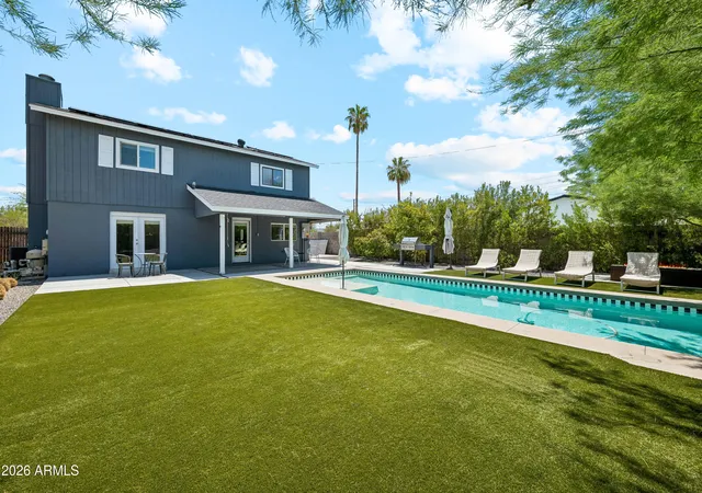 Photo 4 of Sale Pending at 2510 N 14th Street, Phoenix, AZ 85006 | MLS# 7063204 | Listing updated on 2026-08-19