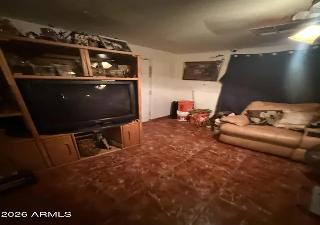 3rd image of 902 S 30Th Dr, Phoenix, AZ 85009 | MLS# 7063017