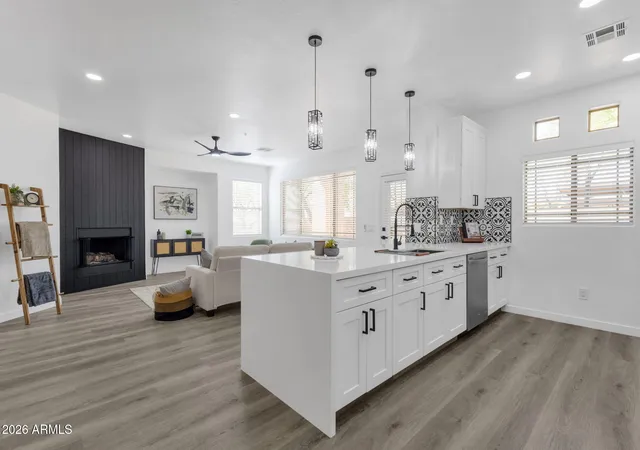 Listing Photo 1 - Condo for sale in Mirage Crossing Resort Casitas located at 11500 E Cochise Dr, Scottsdale, AZ 85259 - Unit #1047