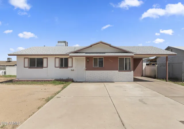 1st image of 2242 E Chipman Rd, Phoenix, AZ 85040 | MLS# 7063323