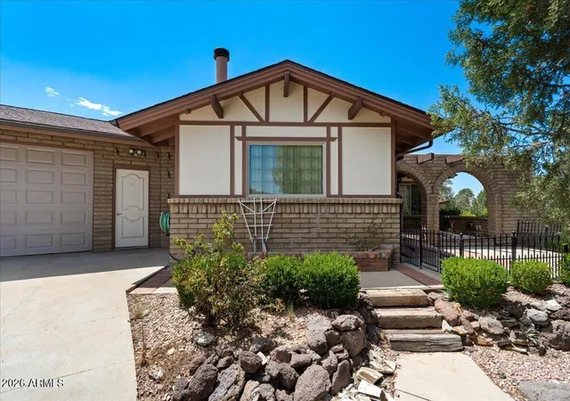 Photo 3 of Sale Pending at 6860 N Quail View Ln, Prescott, AZ 86305 | MLS# 7064226 | Listing updated on 2026-09-01