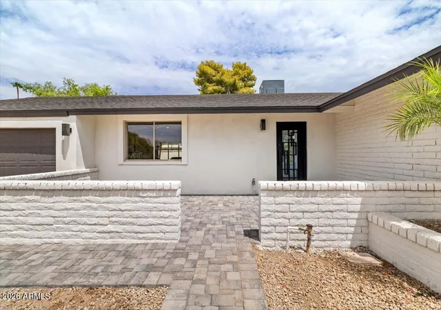 Photo 3 of Single family home for sale at 3926 E Laurel Ln, Phoenix, AZ 85028 | MLS# 7063821 | Listing updated on 2026-09-13