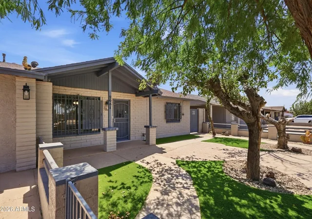 Photo 3 of Single family home for sale at 2031 N 55th Avenue, Phoenix, AZ 85035 | MLS# 7065324 | Listing updated on 2026-10-02