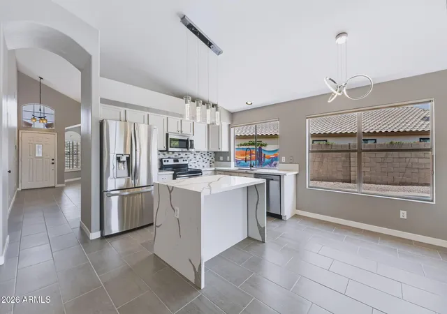 2nd image of 2243 E Robin Ln, Phoenix, AZ 85024 | MLS# 7064926