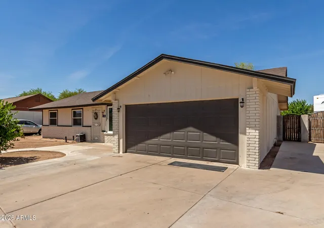 Photo 3 of Single family home for sale at 50 W San Angelo St, Gilbert, AZ 85233 | MLS# 7063570 | Listing updated on 2026-08-11