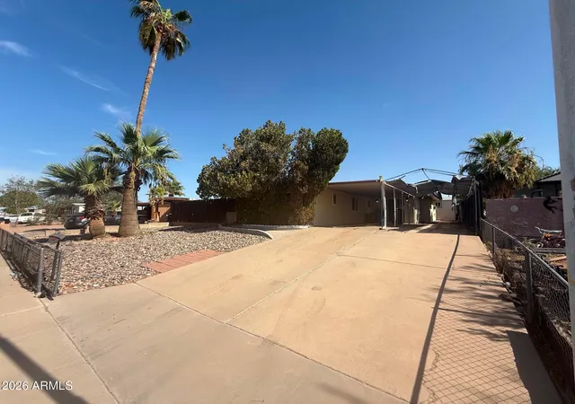 1st image of 4139 E Ridge Rd, Phoenix, AZ 85042 | MLS# 7063586