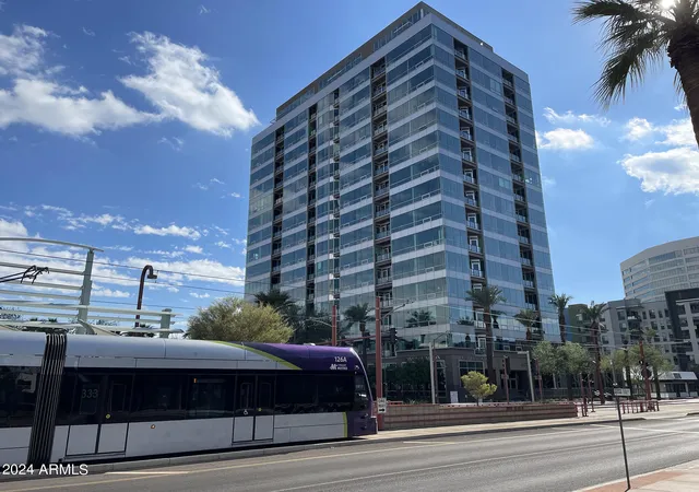 2nd image of 1 E Lexington Ave #609, Phoenix, AZ 85012 | MLS# 7063580