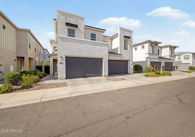 Photo 3 of Townhouse for sale at 5054 E Anderson Dr, Scottsdale, AZ 85254 | MLS# 7064844 | Listing updated on 2026-09-11