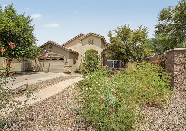 Photo 3 of Single family home for sale at 43186 W Lindgren Dr, Maricopa, AZ 85138 | MLS# 7064113 | Listing updated on 2026-10-05
