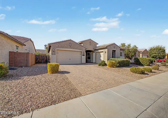 Photo 3 of Single family home for sale at 2690 E Hazeltine Wy, Gilbert, AZ 85298 | MLS# 7063965 | Listing updated on 2026-10-15