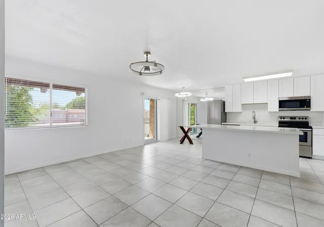 Photo 4 of House for sale at 5525 E Thomas Rd #Unit G7, Phoenix, AZ 85018 | MLS# 7064599 | Listing updated on 2026-10-11