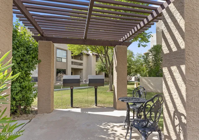 2nd image of 8651 E Royal Palm Rd, Scottsdale, AZ 85258