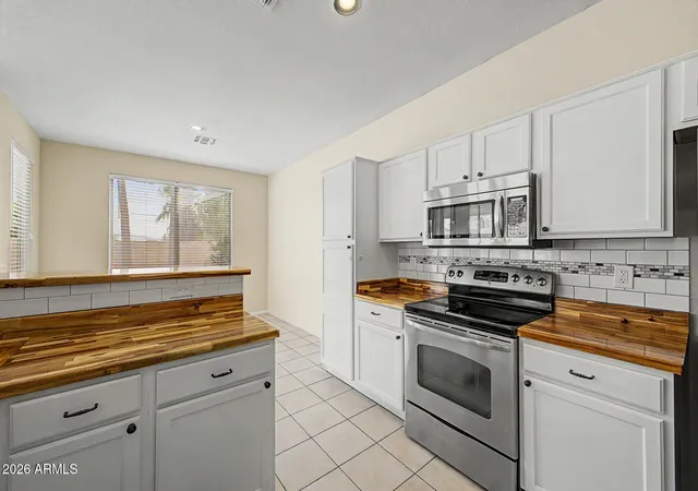 1st image of 1819 W Nighthawk Wy, Phoenix, AZ 85045 | MLS# 7065539
