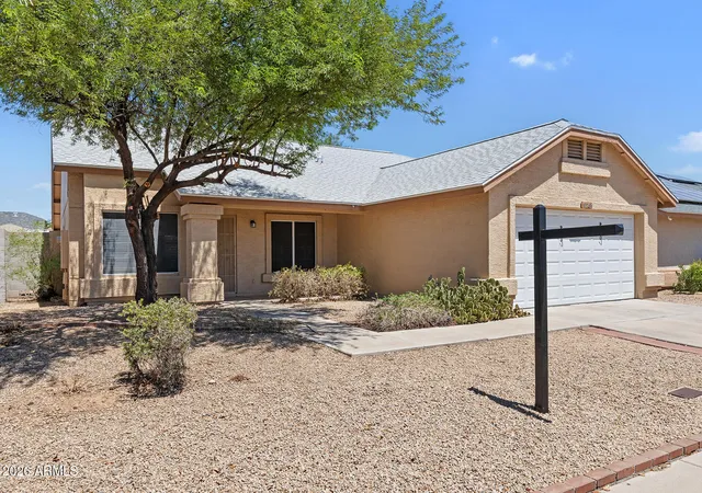 Photo 2 of Single family home for sale at 10248 W Medlock Dr, Glendale, AZ 85307 | MLS# 7064272 | Listing updated on 2026-08-18