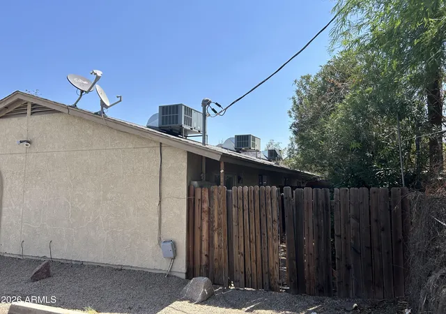 Photo 3 of Townhouse for sale at 10213 N 15th Avenue, Phoenix, AZ 85021 | MLS# 7064724 | Listing updated on 2026-09-29