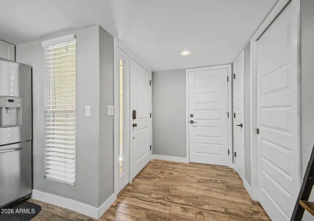 Listing Photo 5 - Condo for sale in building located at 815 E Grovers Ave, Phoenix, AZ 85022 - Unit #57