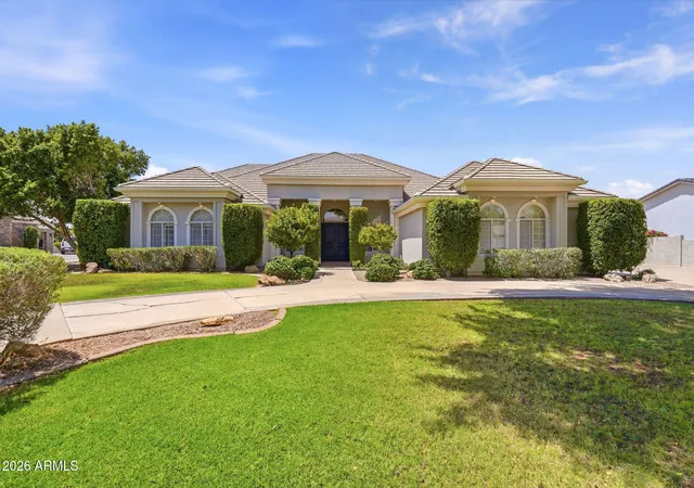Photo 1 of Single family home for sale at 302 S Tucana Ct, Gilbert, AZ 85296 | MLS# 7064388 | Listing updated on 2026-09-15