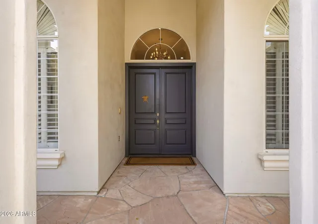 Photo 4 of Single family home for sale at 302 S Tucana Ct, Gilbert, AZ 85296 | MLS# 7064388 | Listing updated on 2026-09-15