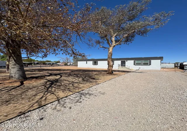 Photo 3 of Manufactured home for sale at 201 S 91st Street, Mesa, AZ 85208 | MLS# 7064081 | Listing updated on 2026-09-19