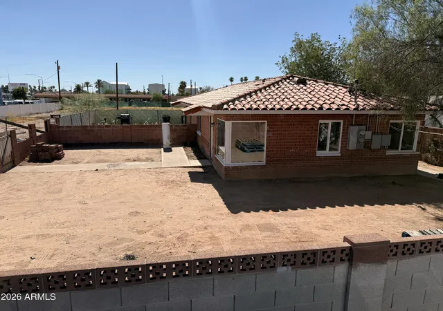 Photo 1 of Townhouse for sale at 20 N Santa Barbara Dr, Mesa, AZ 85201 | MLS# 7064977 | Listing updated on 2026-08-10
