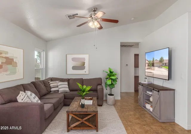 Photo 3 of Single family home for sale at 941 W Hudson Wy, Gilbert, AZ 85233 | MLS# 7069539 | Listing updated on 2026-09-11