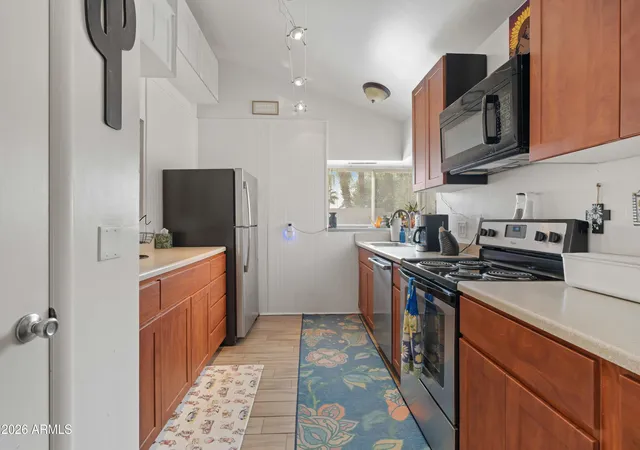 Photo 3 of Sale Pending at 19234 N 4th Place, Phoenix, AZ 85024 | MLS# 7066542 | Listing updated on 2026-09-21