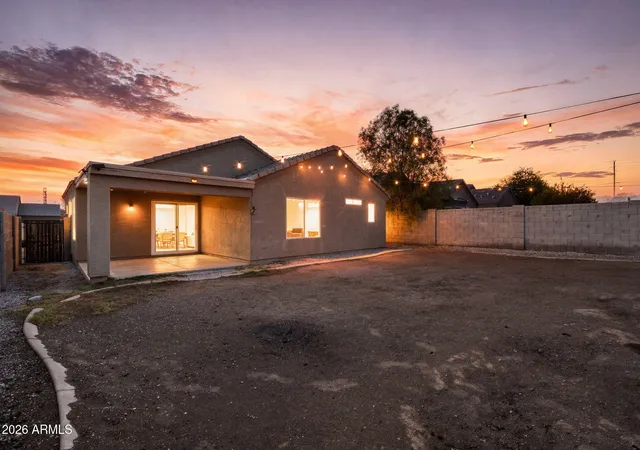 20th image of 10961 W Loma Ln, Peoria, AZ 85345 | MLS# 7066605