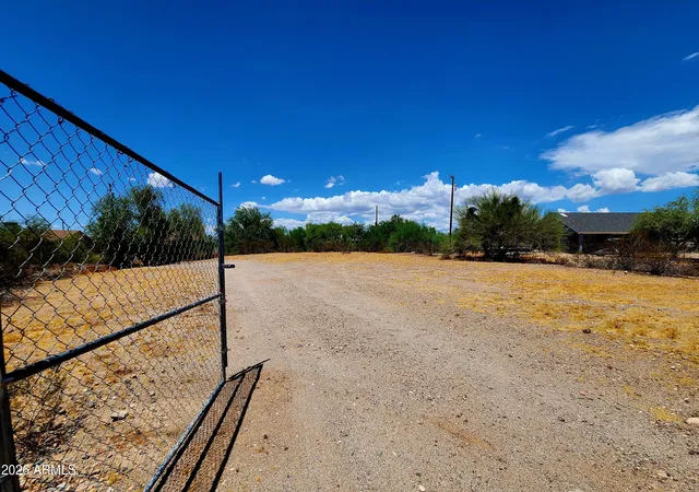 Photo 3 of Manufactured home for sale at 455 W Green Rd, Morristown, AZ 85342 | MLS# 7064398 | Listing updated on 2026-08-22