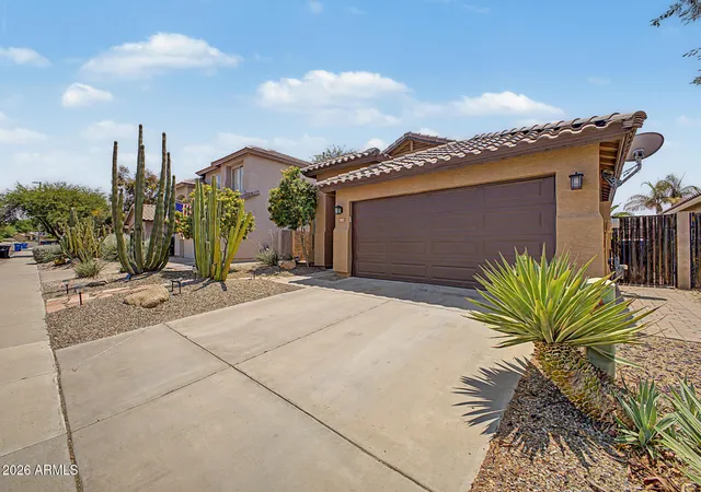 Photo 3 of Single family home for sale at 4327 E Tether Trl, Phoenix, AZ 85050 | MLS# 7066468 | Listing updated on 2026-09-13