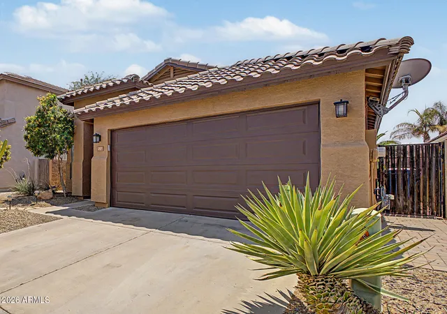 Photo 3 of Single family home for sale at 4327 E Tether Trl, Phoenix, AZ 85050 | MLS# 7066468 | Listing updated on 2026-09-13