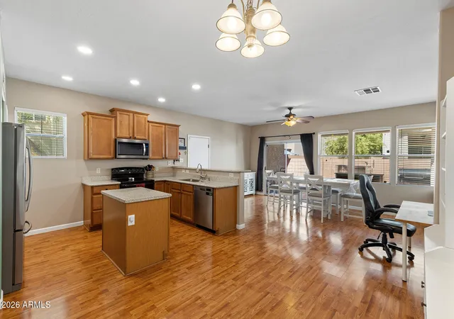 3rd image of 1361 S Swallow Ln, Gilbert, AZ 85296 | MLS# 7065127