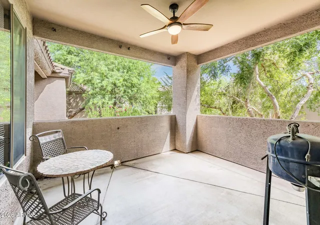 Listing Photo 4 - Condo for sale in building located at 11680 E Sahuaro Dr, Scottsdale, AZ 85259 - Unit #2020