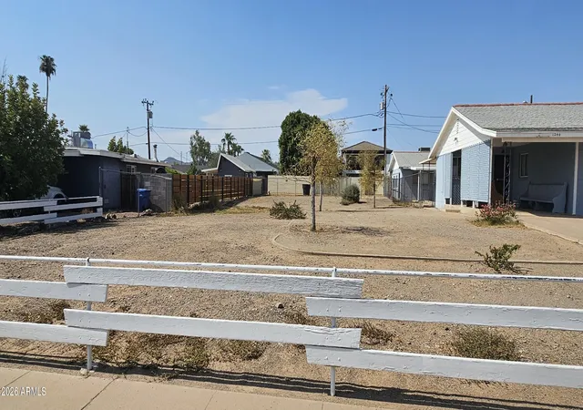 1st image of 1240 E Hayward Ave #8, Phoenix, AZ 85020 | MLS# 7064611