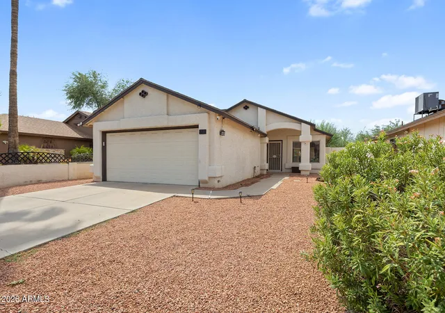 1st image of 2111 E Paradise Ln, Phoenix, AZ 85022 | MLS# 7066369