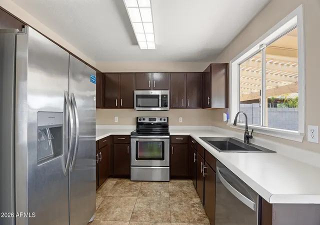 3rd image of 2111 E Paradise Ln, Phoenix, AZ 85022 | MLS# 7066369